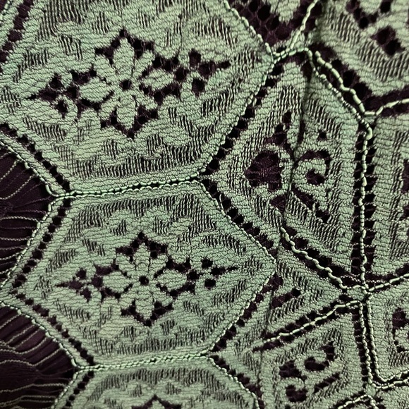 Gabby Skye - Size 10 Green cocktail dress. Never Worn - Picture 8 of 8